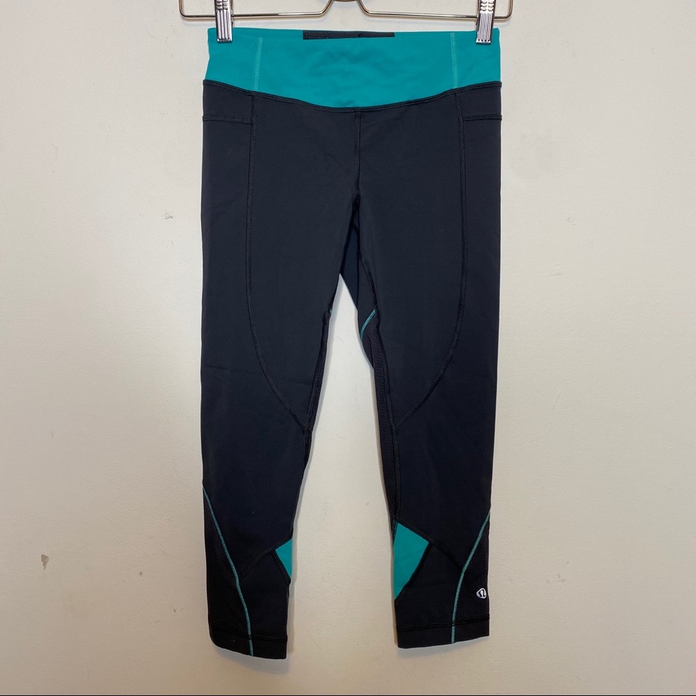 Lululemon Run Empower Crop in turquoise size 4